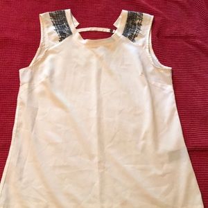 Sleeveless blouse